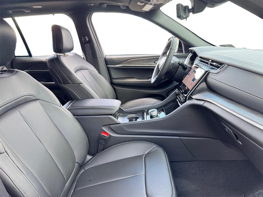 new 2025 Jeep Grand Cherokee car, priced at $50,891