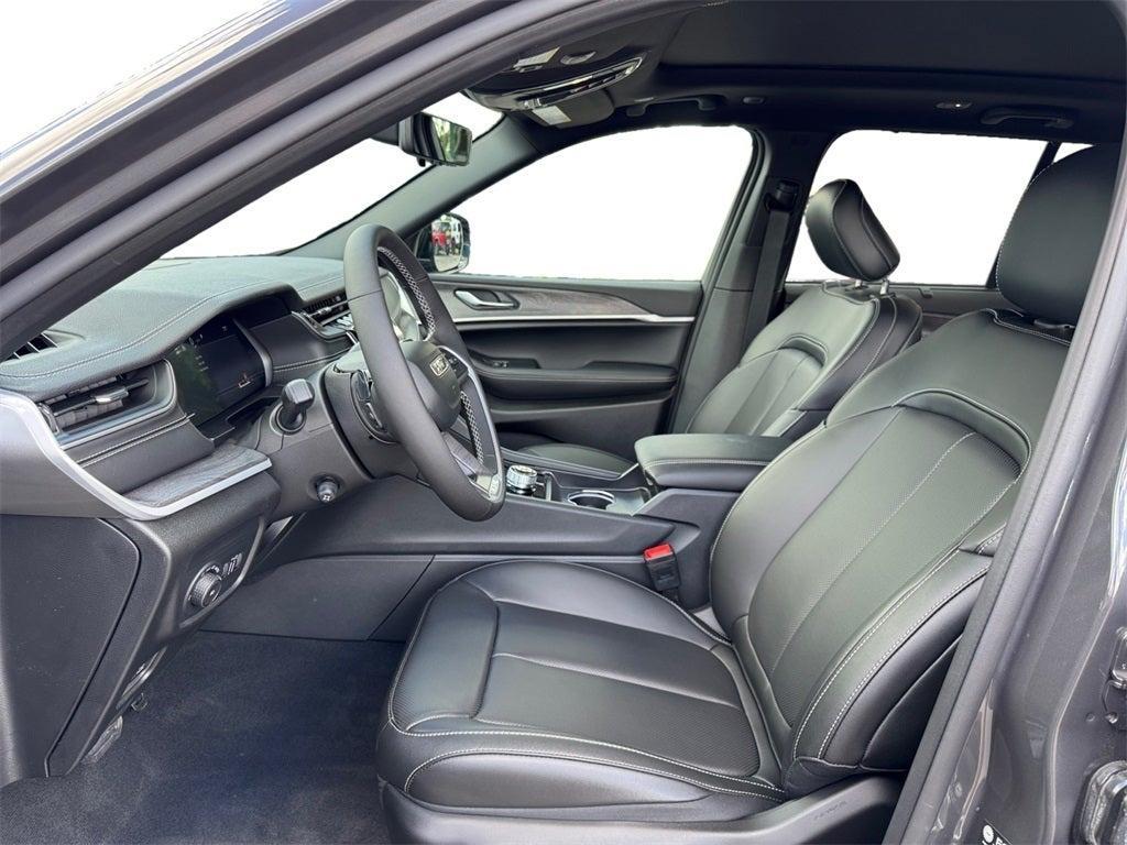 new 2025 Jeep Grand Cherokee car, priced at $42,120