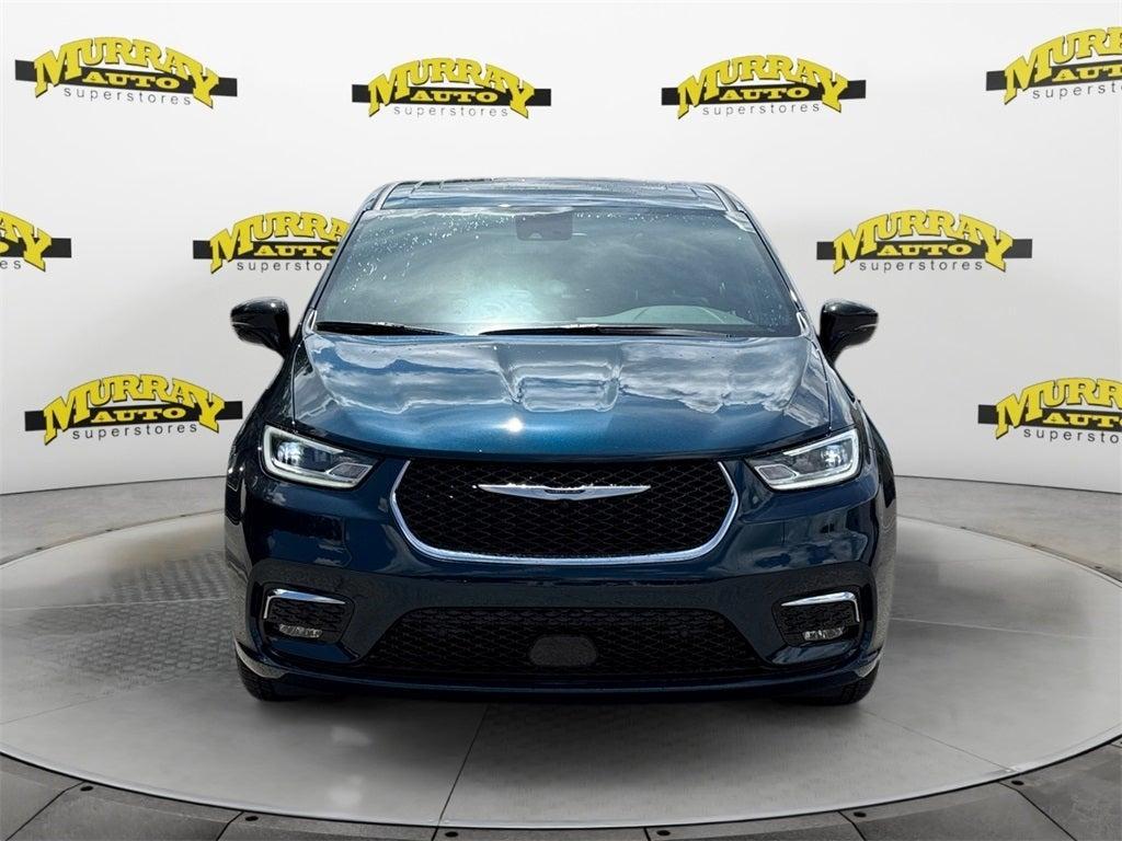 new 2025 Chrysler Pacifica car, priced at $45,422