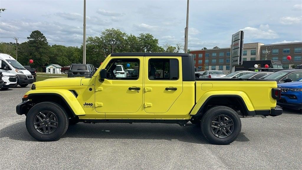 new 2024 Jeep Gladiator car, priced at $45,900
