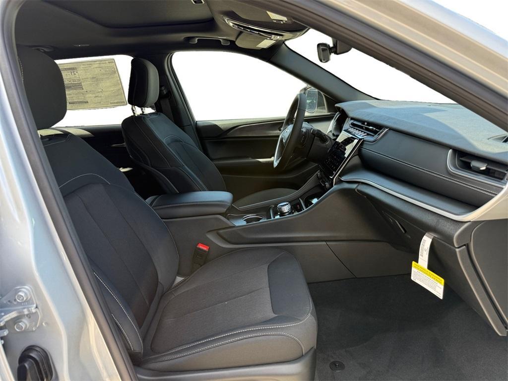 new 2025 Jeep Grand Cherokee L car, priced at $37,555