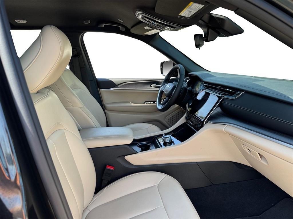 used 2024 Jeep Grand Cherokee car, priced at $38,418