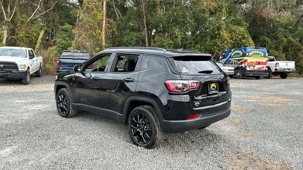 new 2025 Jeep Compass car, priced at $25,999