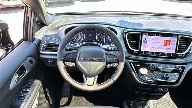 new 2024 Chrysler Pacifica car, priced at $39,995