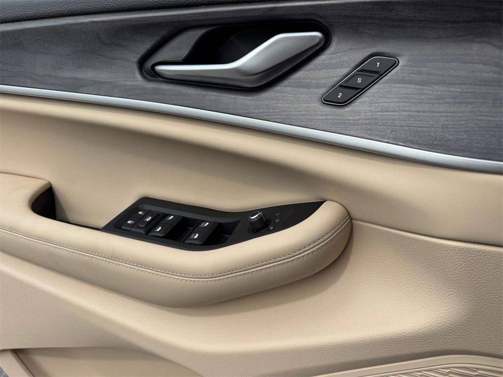 new 2025 Jeep Grand Cherokee L car, priced at $45,941