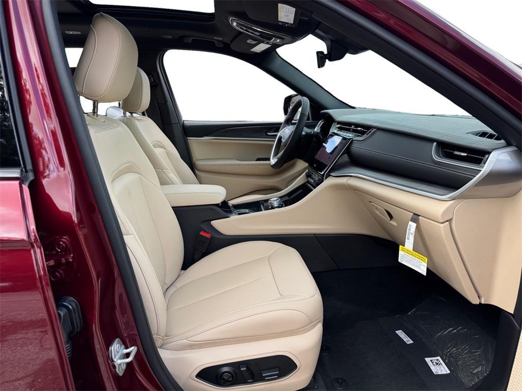 new 2025 Jeep Grand Cherokee L car, priced at $45,941