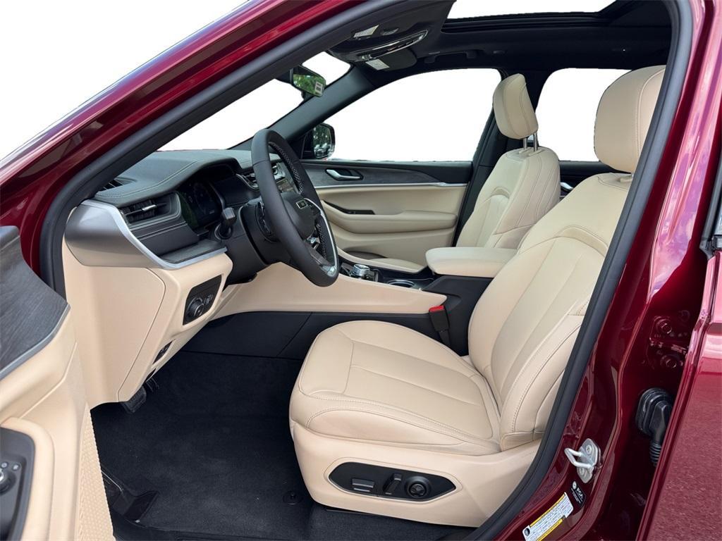 new 2025 Jeep Grand Cherokee L car, priced at $45,941