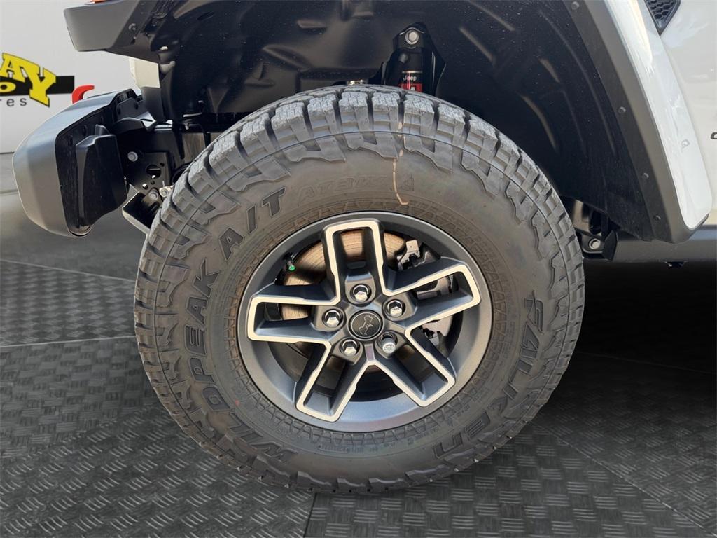 new 2025 Jeep Gladiator car, priced at $50,082