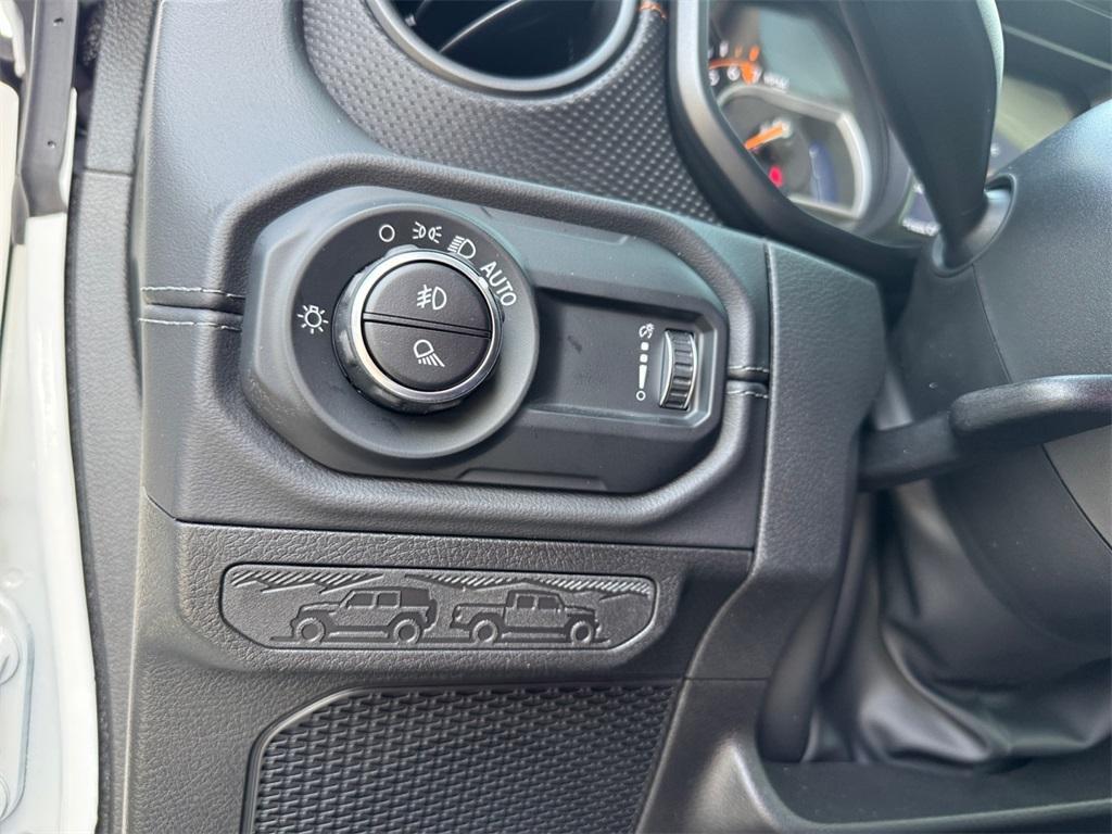 new 2025 Jeep Gladiator car, priced at $50,082