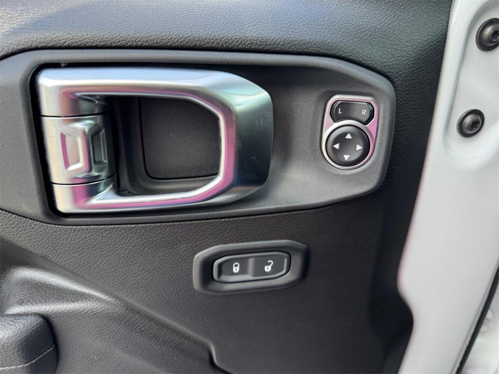 new 2025 Jeep Gladiator car, priced at $50,082