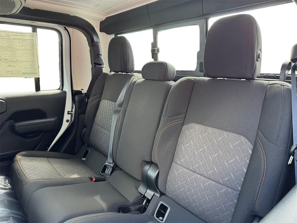 new 2025 Jeep Gladiator car, priced at $50,082