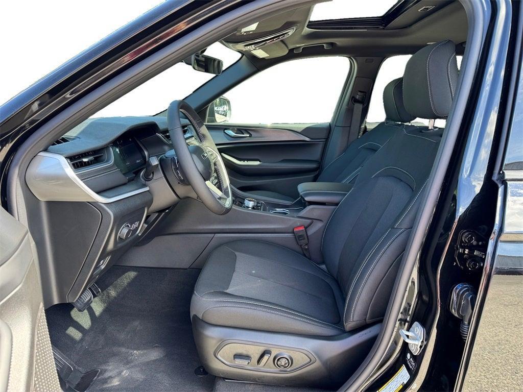 new 2025 Jeep Grand Cherokee L car, priced at $38,451