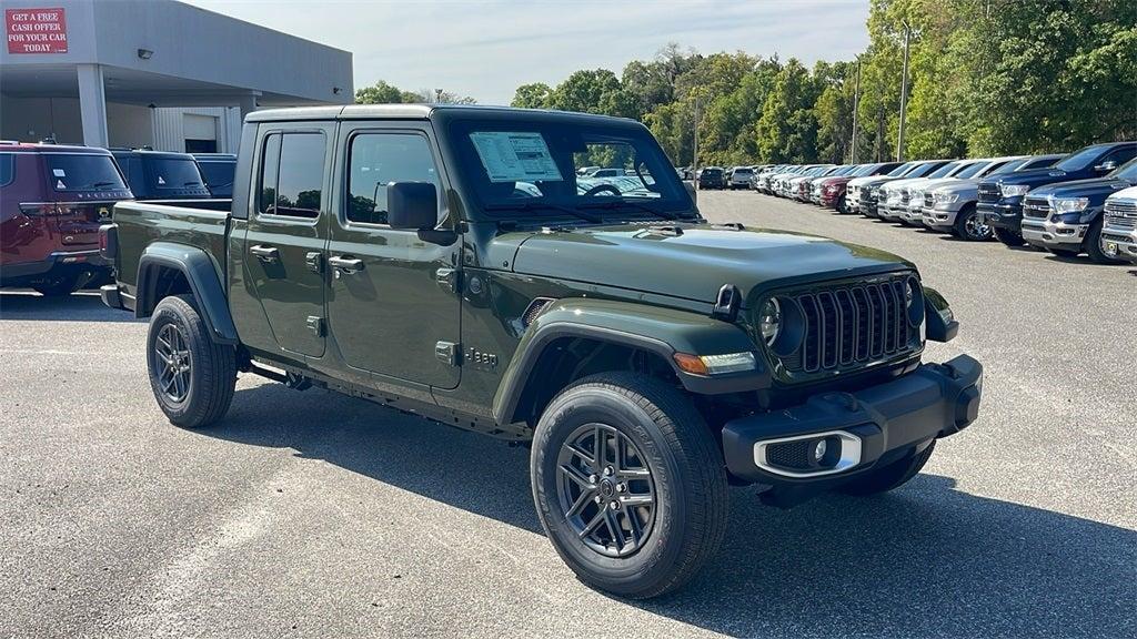 new 2024 Jeep Gladiator car, priced at $47,400
