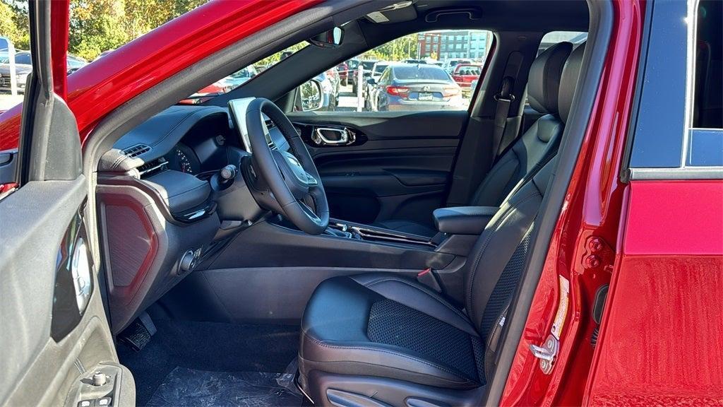 new 2025 Jeep Compass car, priced at $25,999