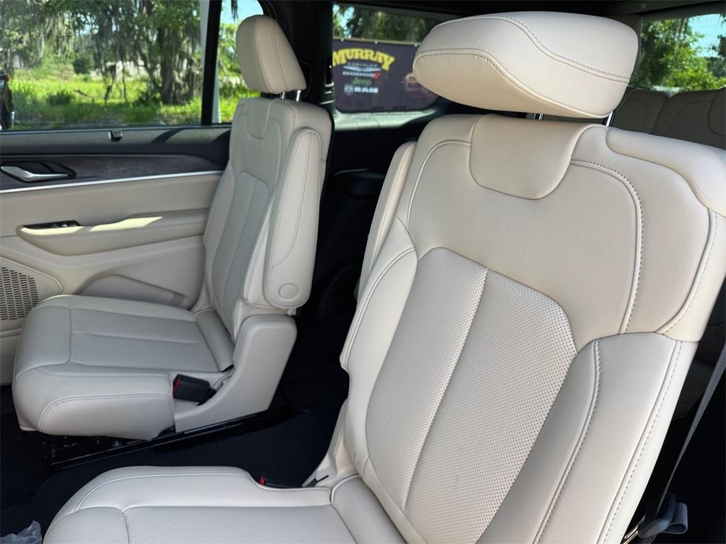 new 2025 Jeep Grand Cherokee L car, priced at $48,026