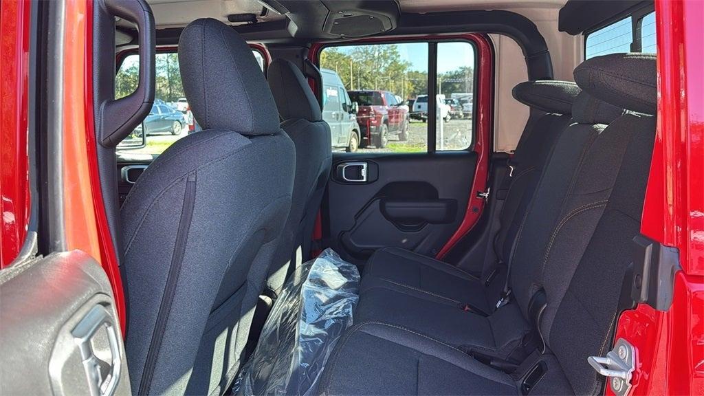 new 2025 Jeep Gladiator car, priced at $38,614