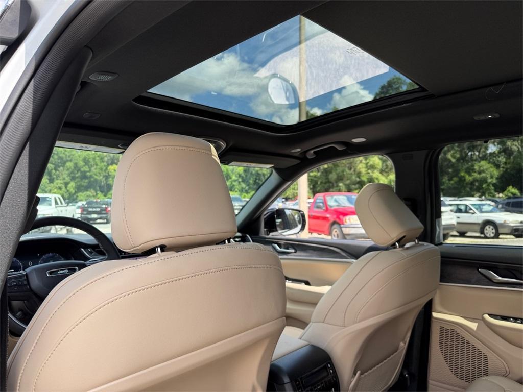 new 2025 Jeep Grand Cherokee L car, priced at $45,614