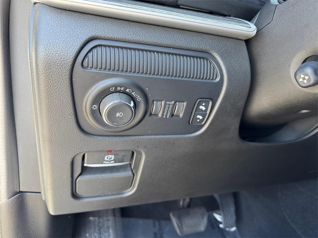 used 2022 Jeep Wagoneer car, priced at $40,395