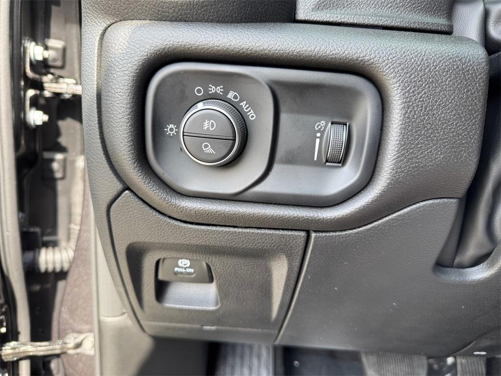 new 2025 Ram 1500 car, priced at $47,665