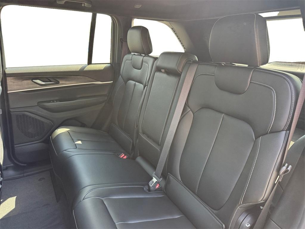 new 2025 Jeep Grand Cherokee car, priced at $39,471