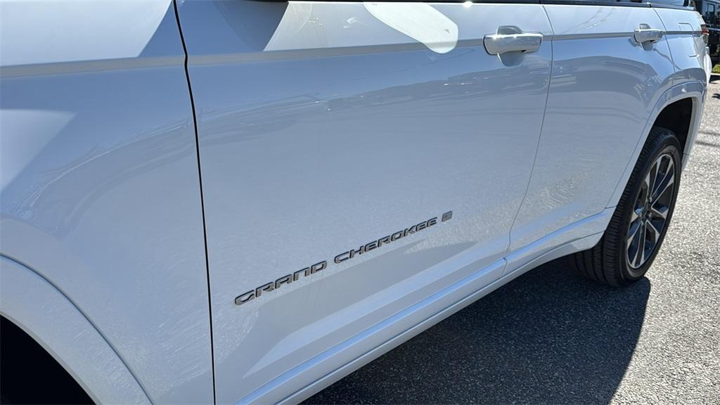 new 2025 Jeep Grand Cherokee car, priced at $59,009