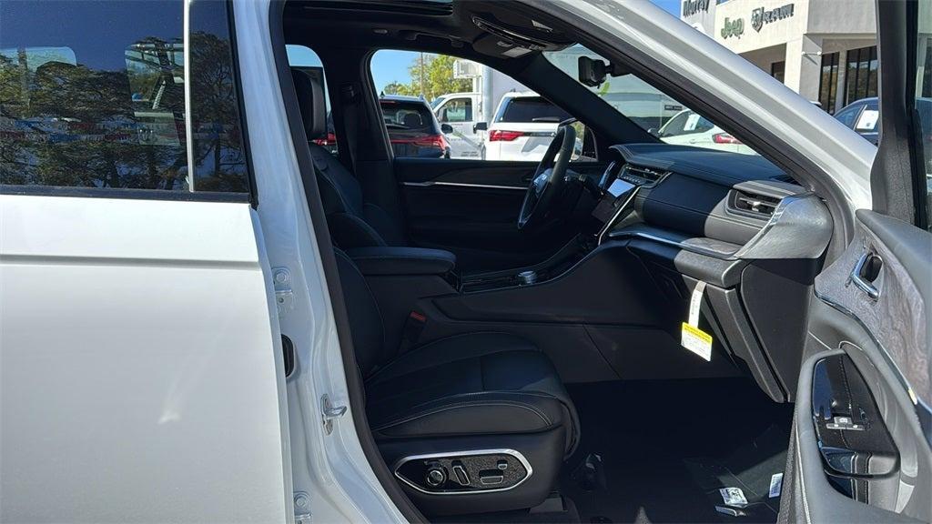 new 2025 Jeep Grand Cherokee car, priced at $54,817