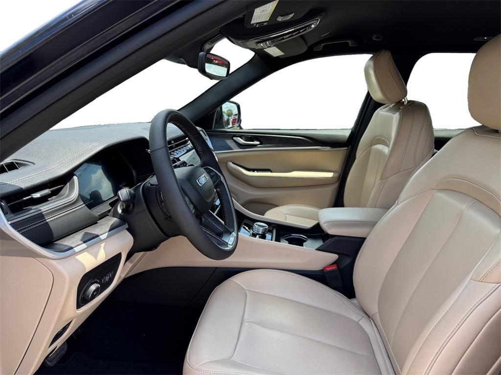 used 2024 Jeep Grand Cherokee car, priced at $41,880