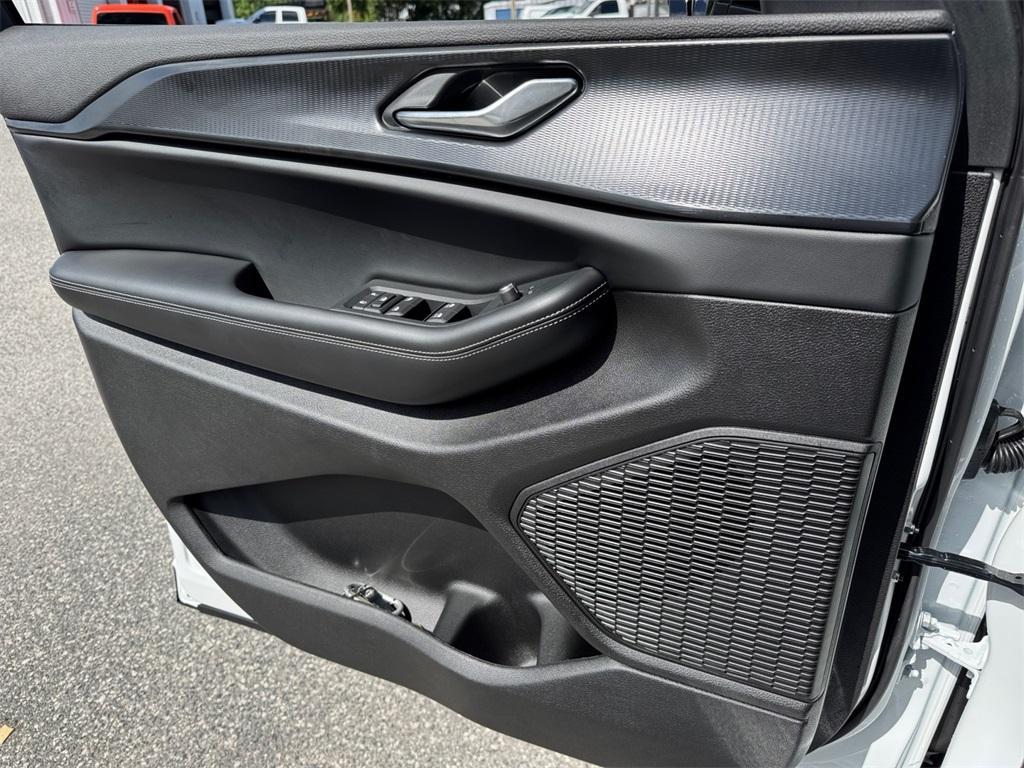 new 2025 Jeep Grand Cherokee L car, priced at $41,697
