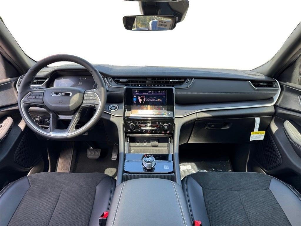new 2025 Jeep Grand Cherokee L car, priced at $39,877