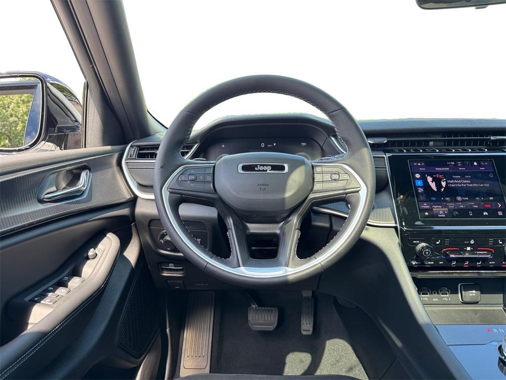 new 2025 Jeep Grand Cherokee L car, priced at $41,697