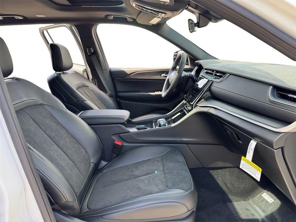 new 2025 Jeep Grand Cherokee L car, priced at $39,877