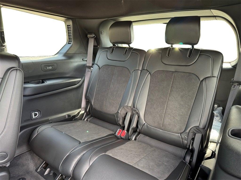 new 2025 Jeep Grand Cherokee L car, priced at $39,877