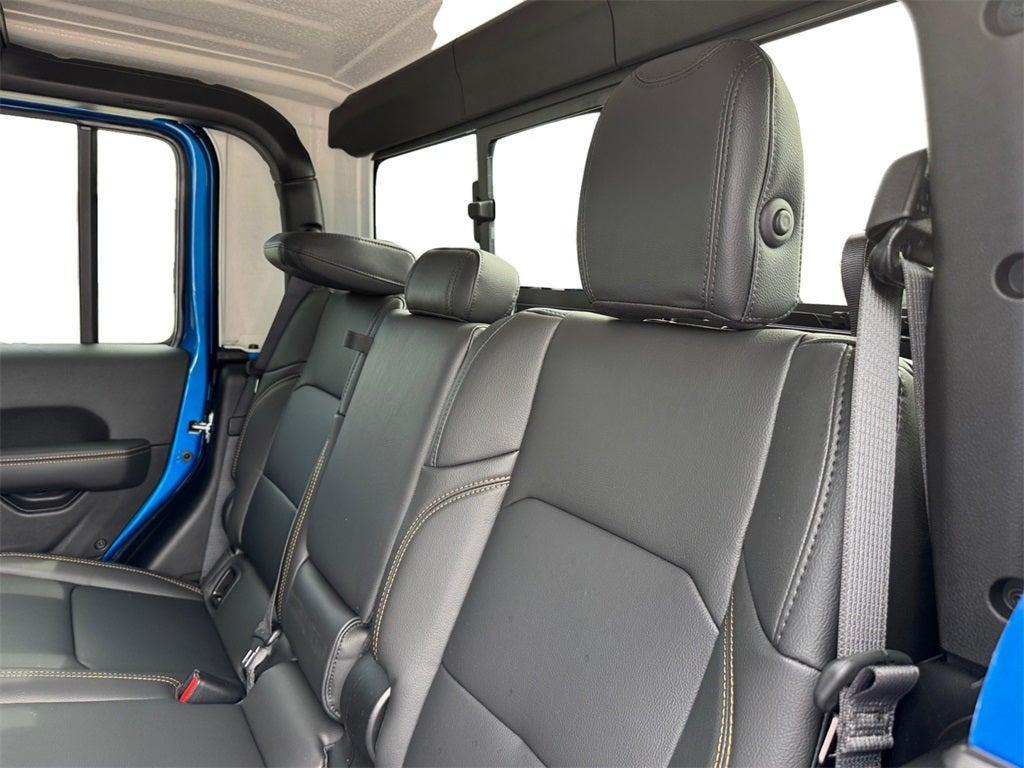new 2025 Jeep Gladiator car, priced at $44,066