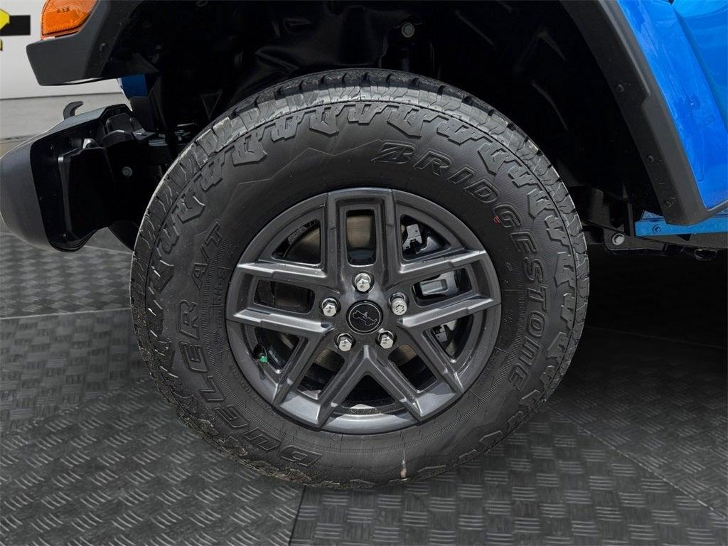 new 2025 Jeep Gladiator car, priced at $47,521