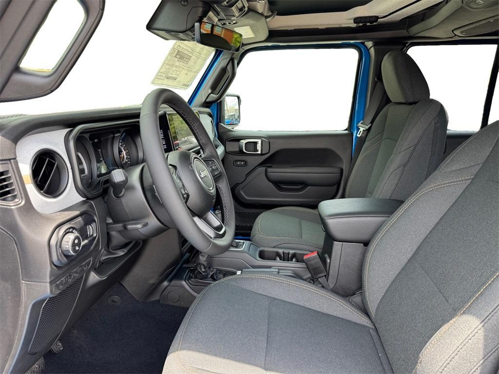 new 2025 Jeep Gladiator car, priced at $47,521