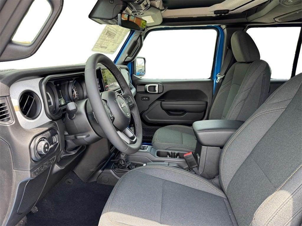 new 2025 Jeep Gladiator car, priced at $47,521