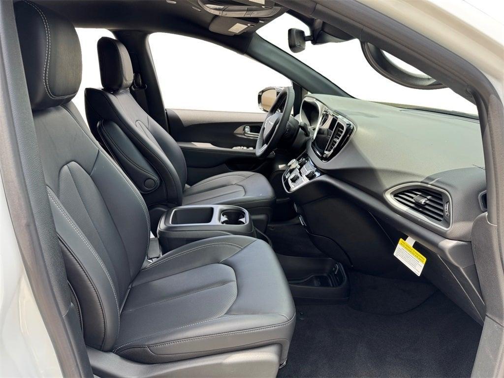 new 2025 Chrysler Voyager car, priced at $38,433