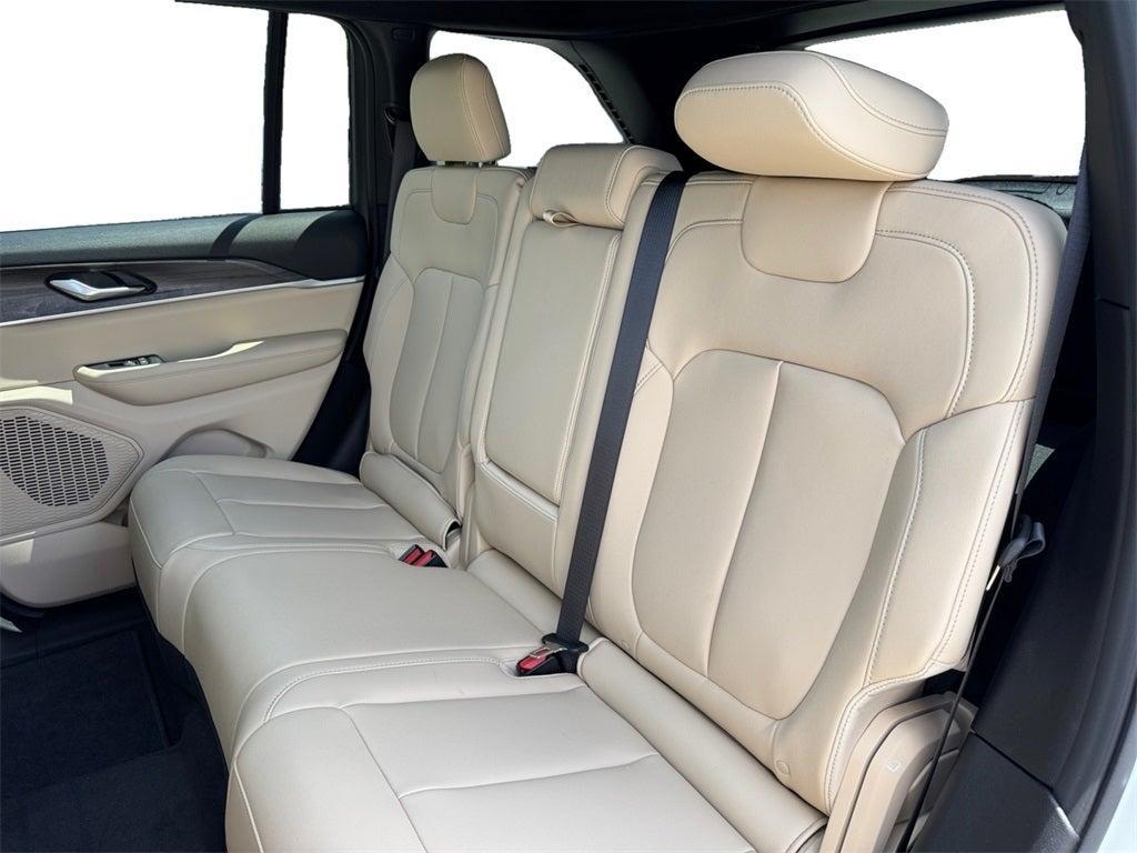 new 2025 Jeep Grand Cherokee car, priced at $40,103