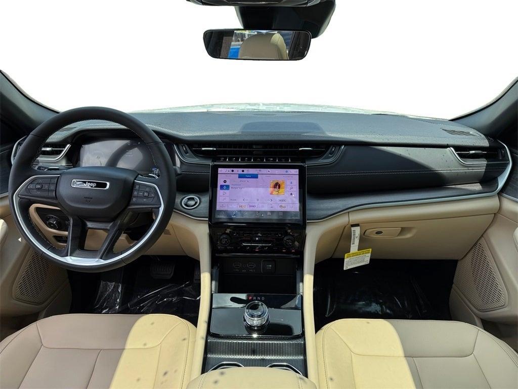 new 2025 Jeep Grand Cherokee car, priced at $40,103