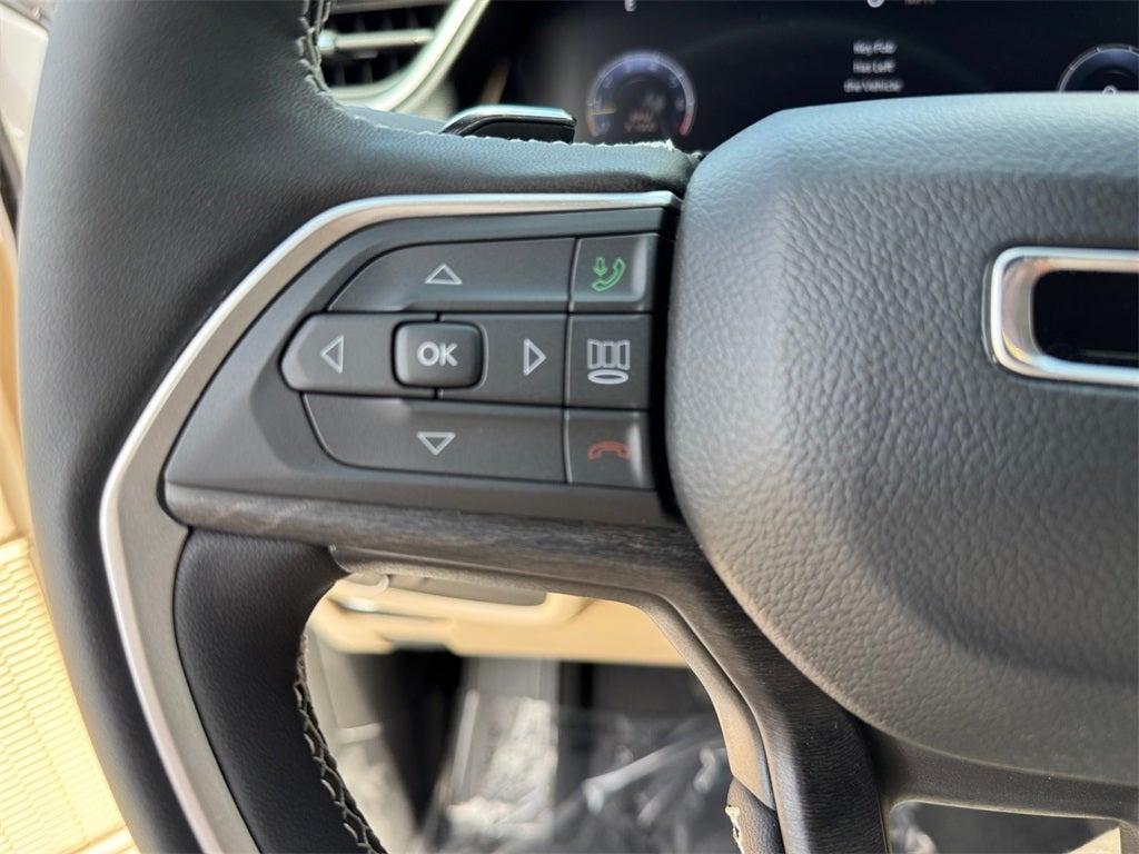 new 2025 Jeep Grand Cherokee car, priced at $40,103