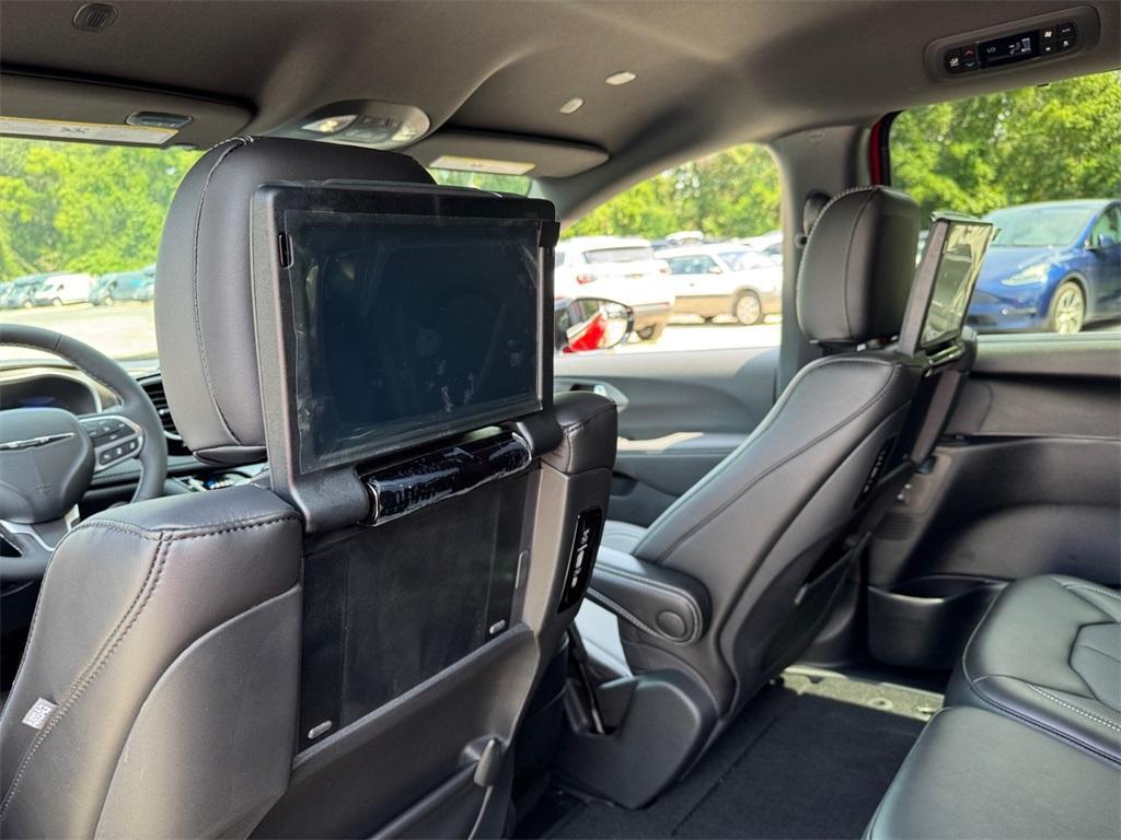 new 2025 Chrysler Pacifica car, priced at $48,172