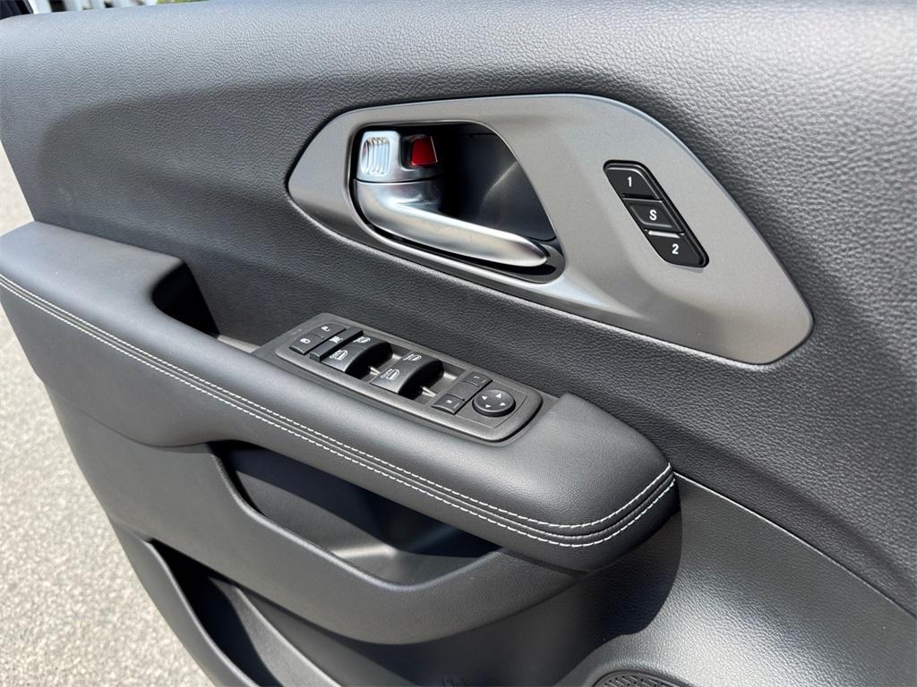 new 2025 Chrysler Pacifica car, priced at $48,172