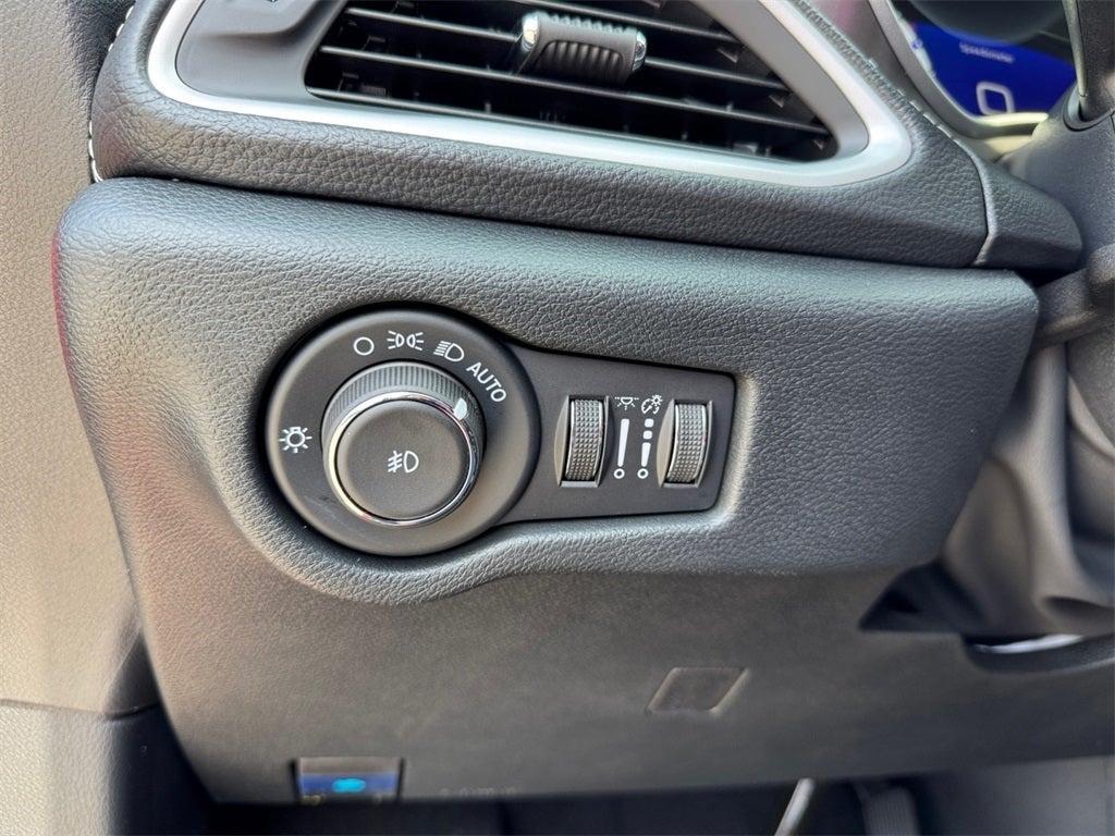 new 2025 Chrysler Pacifica car, priced at $48,172
