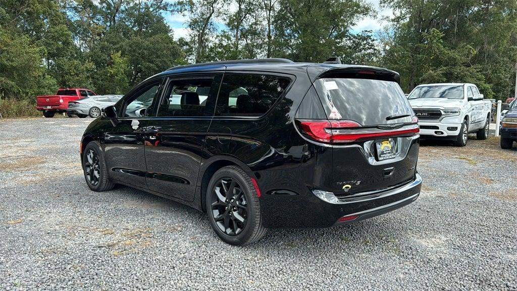 new 2025 Chrysler Pacifica car, priced at $53,599