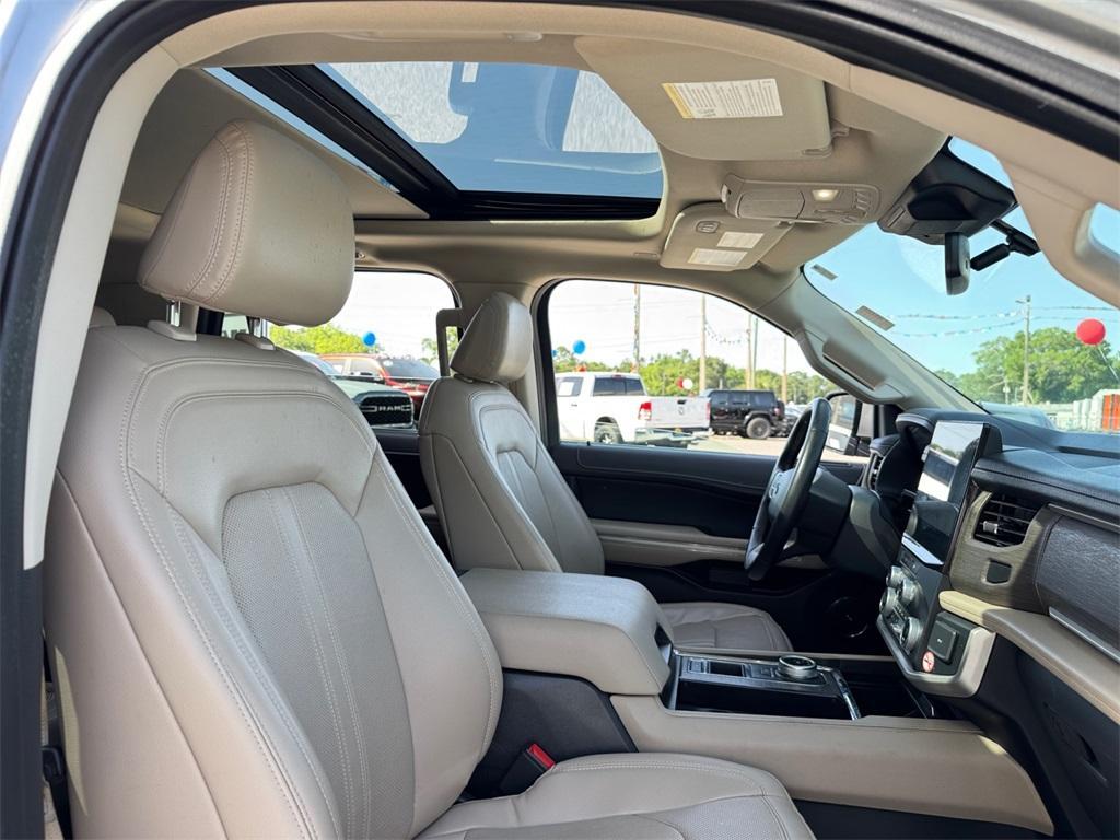 used 2023 Ford Expedition car, priced at $44,651