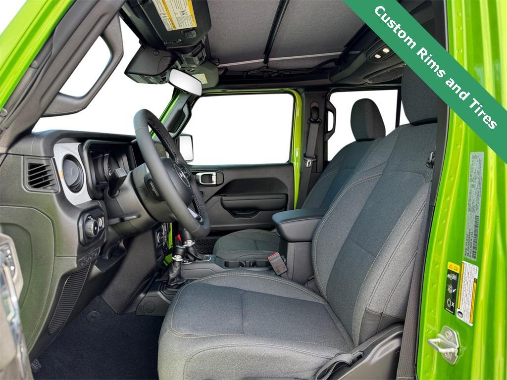 new 2025 Jeep Wrangler car, priced at $54,952