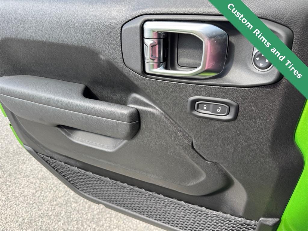 new 2025 Jeep Wrangler car, priced at $54,952