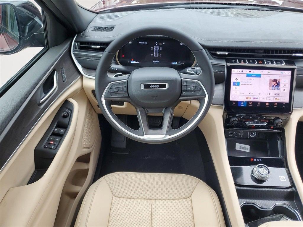 new 2025 Jeep Grand Cherokee car, priced at $41,553