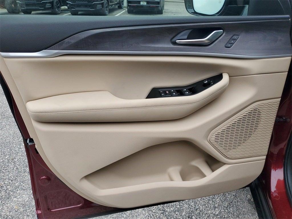 new 2025 Jeep Grand Cherokee car, priced at $41,553