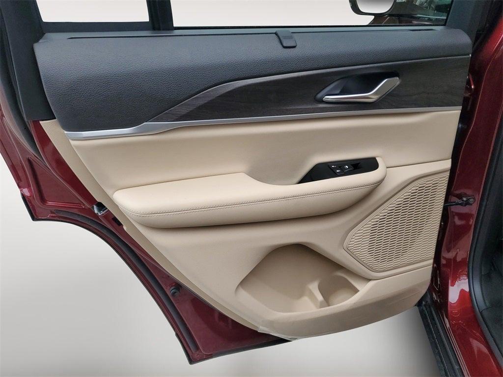 new 2025 Jeep Grand Cherokee car, priced at $41,553